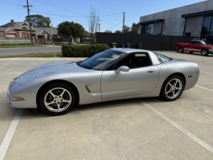 2000 corvette (3)